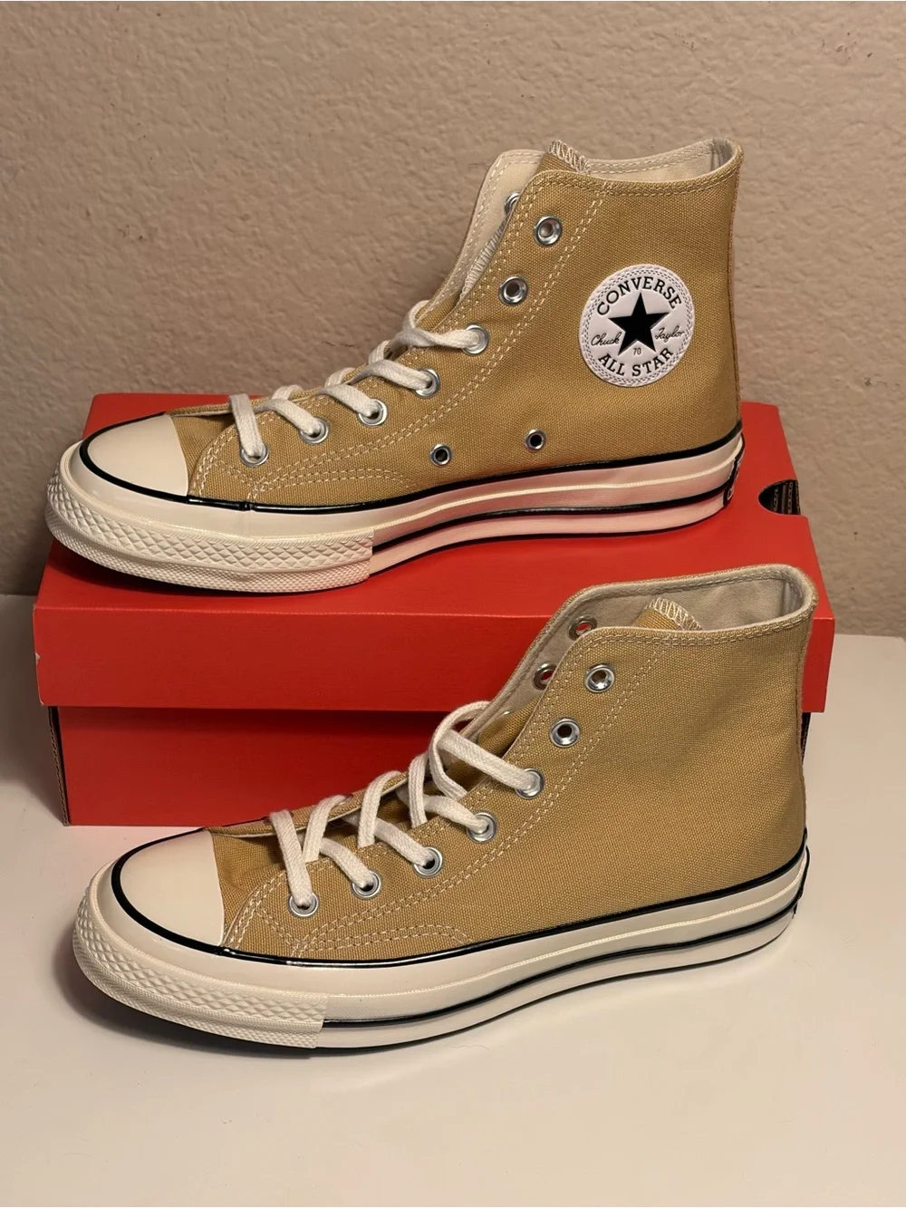 Converse item description